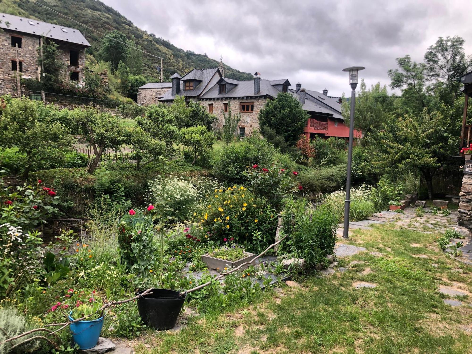 Boutique Finca Esencial Villafranca Del Bierzo Exterior photo